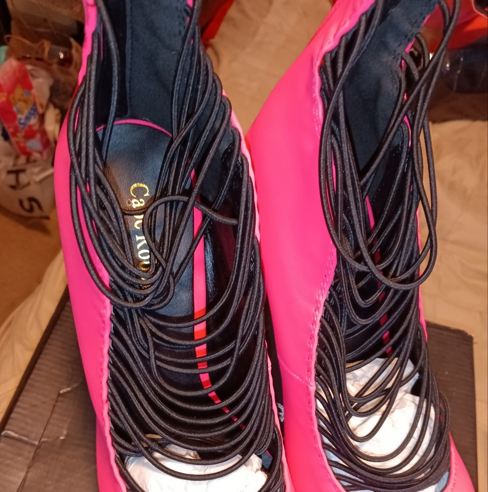 BRAND NEW HIGH HEEL